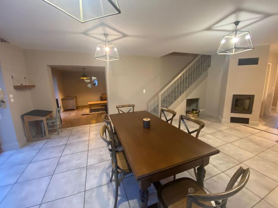 Logement Dans Maison + Exterieur Orchamps-Vennes Exteriör bild